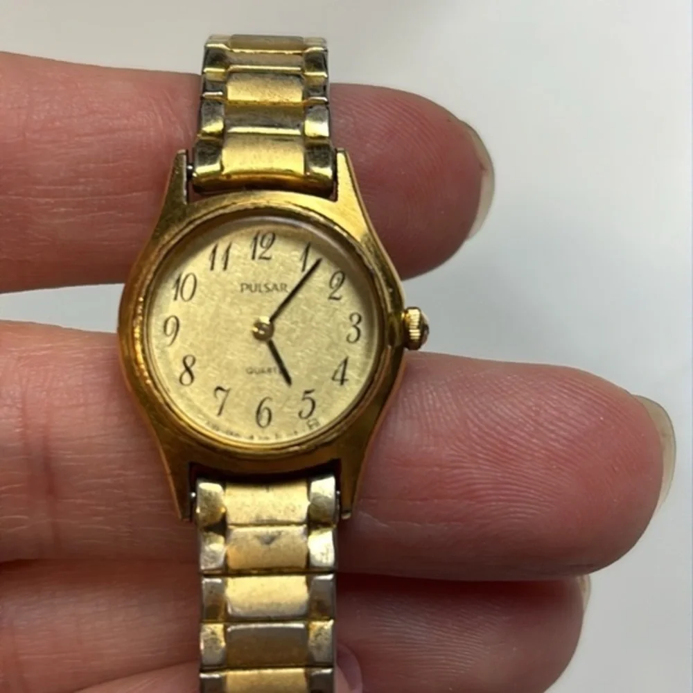 Vtg Pulsar Watch Women Gold‎ Linen Dial Y150-0A50 Stretch Band